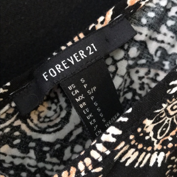 Pattern black romper 💛 - Picture 2 of 3